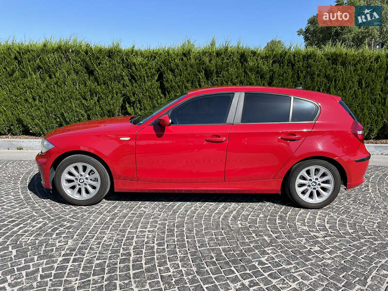 Хэтчбек BMW 1 Series 2009 в Днепре