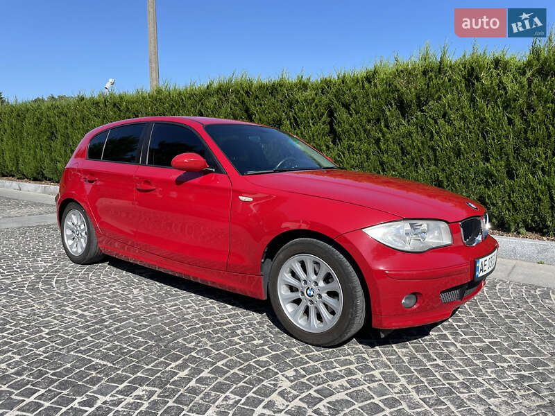 Хэтчбек BMW 1 Series 2009 в Днепре