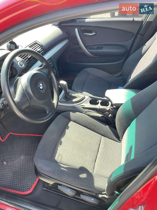 Хэтчбек BMW 1 Series 2009 в Днепре