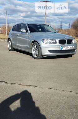 Хэтчбек BMW 1 Series 2010 в 
