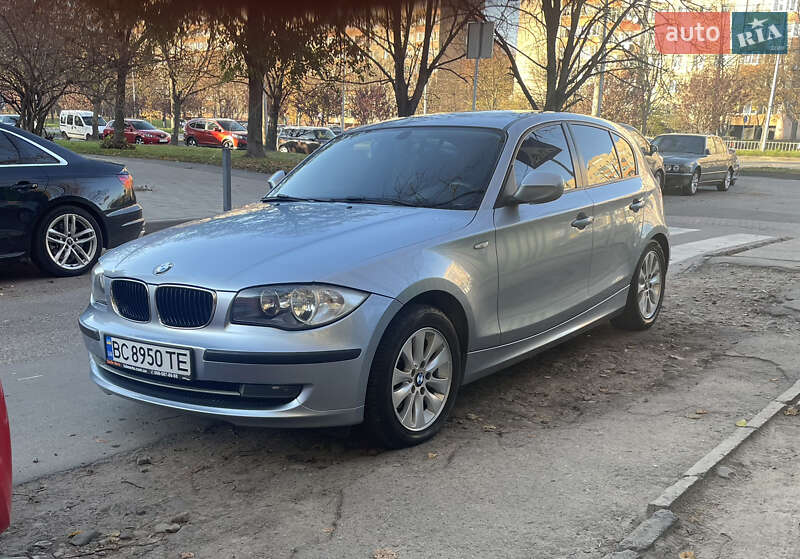 Хэтчбек BMW 1 Series 2009 в Львове