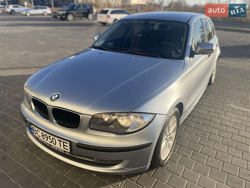 Хэтчбек BMW 1 Series 2009 в Львове
