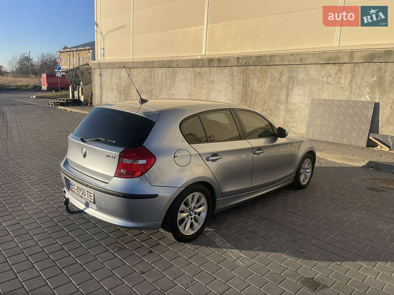 Хэтчбек BMW 1 Series 2009 в Львове