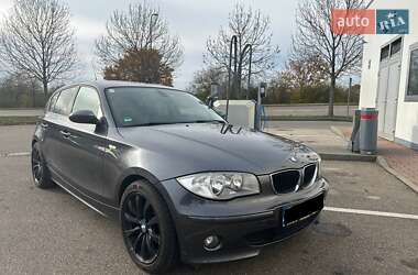 Хэтчбек BMW 1 Series 2005 в Ужгороде