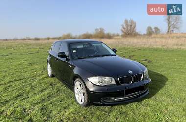 Хэтчбек BMW 1 Series 2011 в Дубно