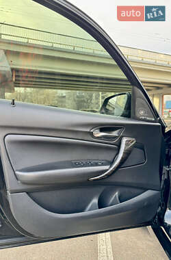 Хэтчбек BMW 1 Series 2012 в 