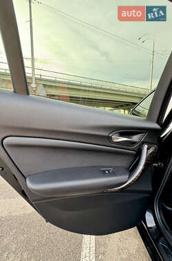 Хэтчбек BMW 1 Series 2012 в 