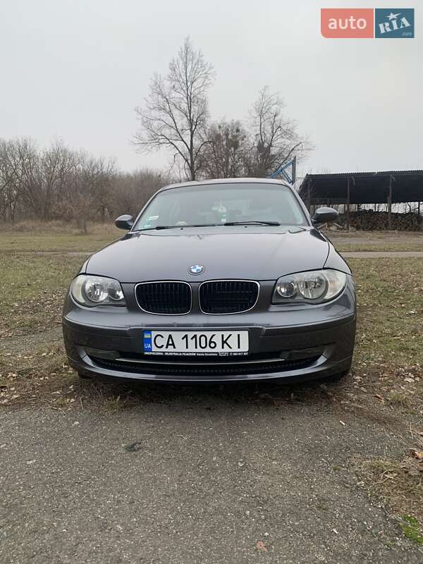 Хэтчбек BMW 1 Series 2008 в 