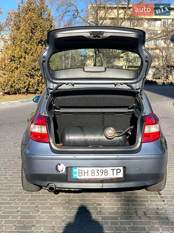 Хэтчбек BMW 1 Series 2006 в Одессе