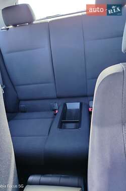 Хетчбек BMW 1 Series 2009 в 