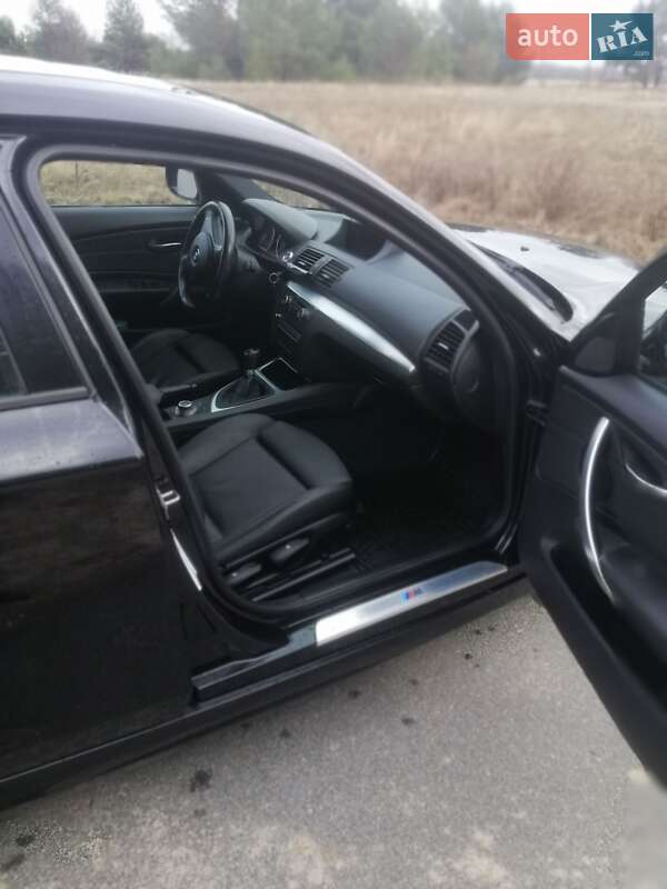 Хэтчбек BMW 1 Series 2009 в Буче