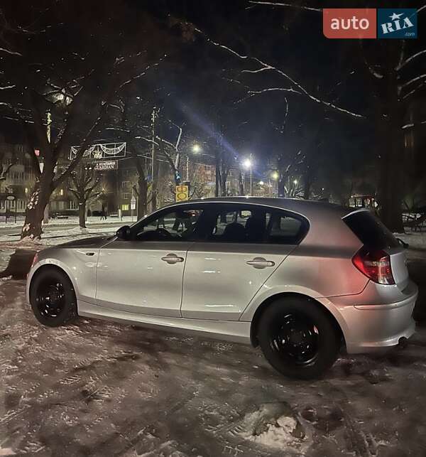 Хэтчбек BMW 1 Series 2009 в Белой Церкви