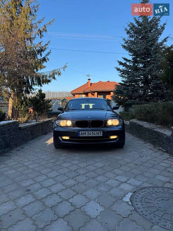 Хетчбек BMW 1 Series 2007 в Житомирі