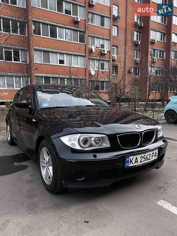 Хэтчбек BMW 1 Series 2005 в Киеве