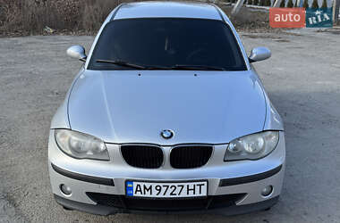 Хэтчбек BMW 1 Series 2004 в Звягеле