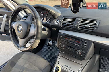 Хэтчбек BMW 1 Series 2004 в Звягеле