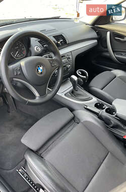 Хэтчбек BMW 1 Series 2010 в 