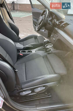Хэтчбек BMW 1 Series 2010 в 