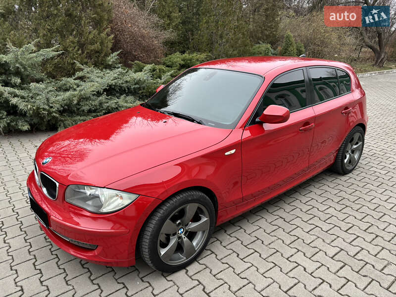 Хетчбек BMW 1 Series 2011 в Запоріжжі