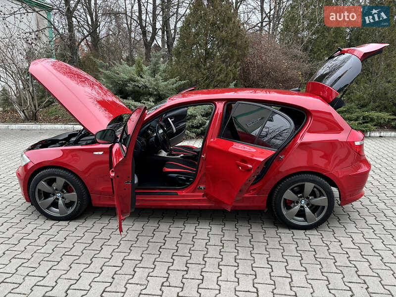 Хетчбек BMW 1 Series 2011 в Запоріжжі