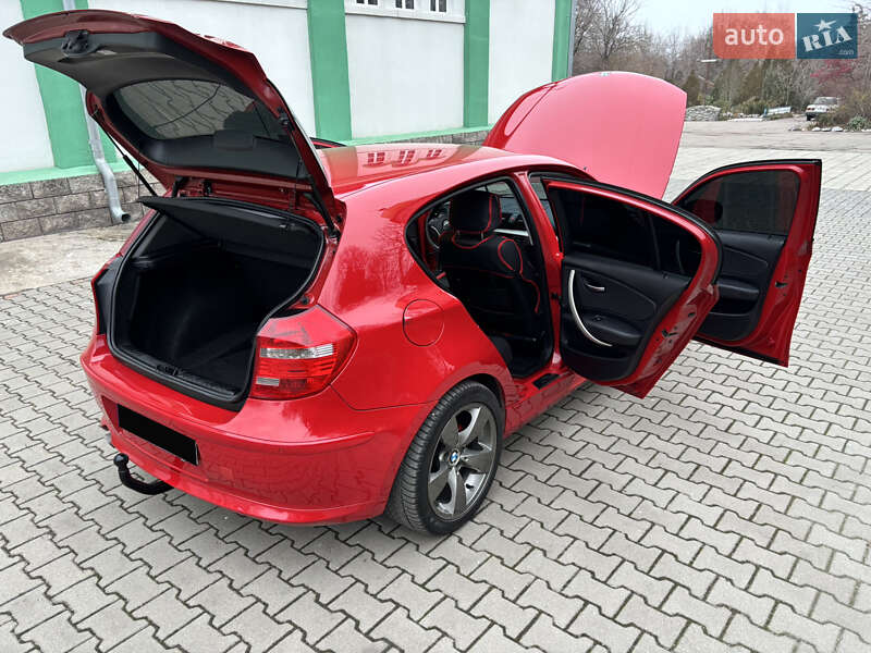 Хетчбек BMW 1 Series 2011 в Запоріжжі