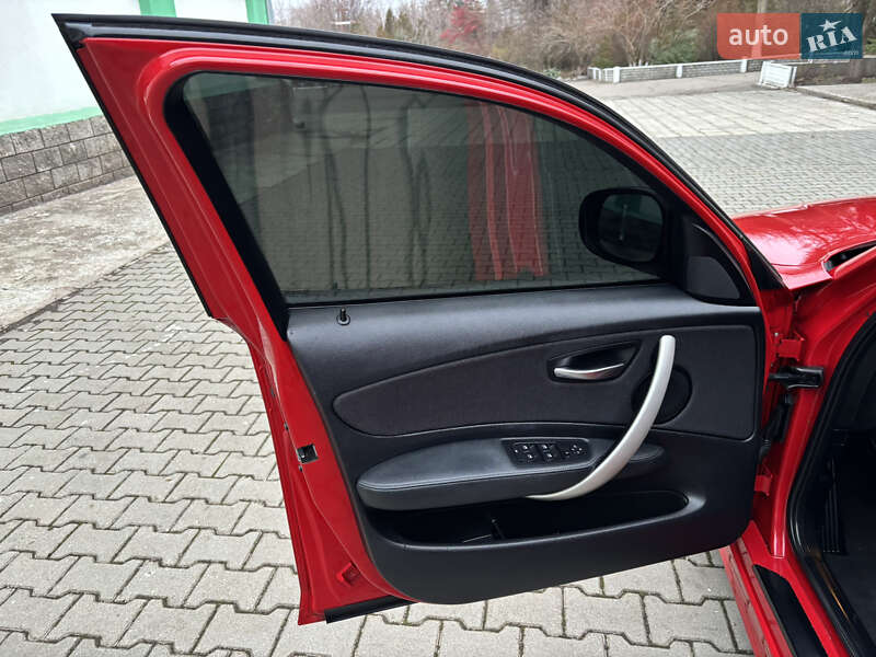 Хетчбек BMW 1 Series 2011 в Запоріжжі