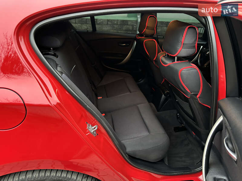 Хетчбек BMW 1 Series 2011 в Запоріжжі