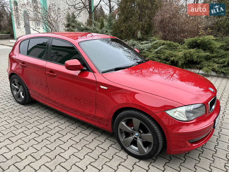 Хетчбек BMW 1 Series 2011 в Запоріжжі