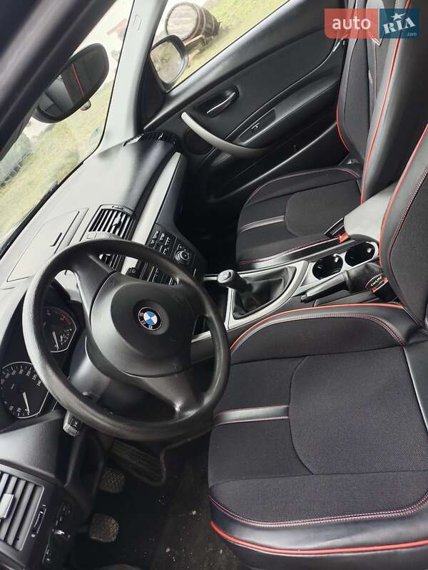 Хэтчбек BMW 1 Series 2011 в Мукачево