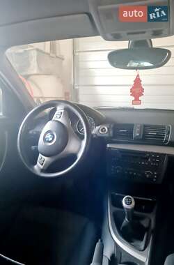 Хэтчбек BMW 1 Series 2005 в 