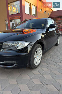 Хетчбек BMW 1 Series 2010 в 