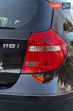 Хетчбек BMW 1 Series 2010 в 