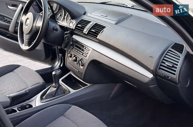Хетчбек BMW 1 Series 2010 в 