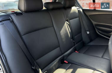 Хэтчбек BMW 1 Series 2011 в 