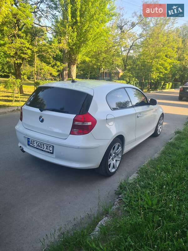 Хетчбек BMW 1 Series 2010 в Чугуєві фото 6 Хетчбек BMW 1 Series 2010 в Чугуєві