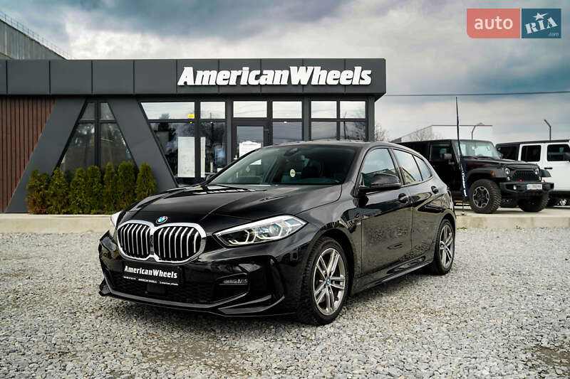 BMW 1 Series 2021