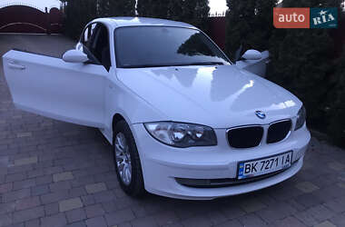 Хетчбек BMW 1 Series 2009 в 