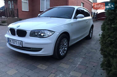 Хетчбек BMW 1 Series 2009 в 