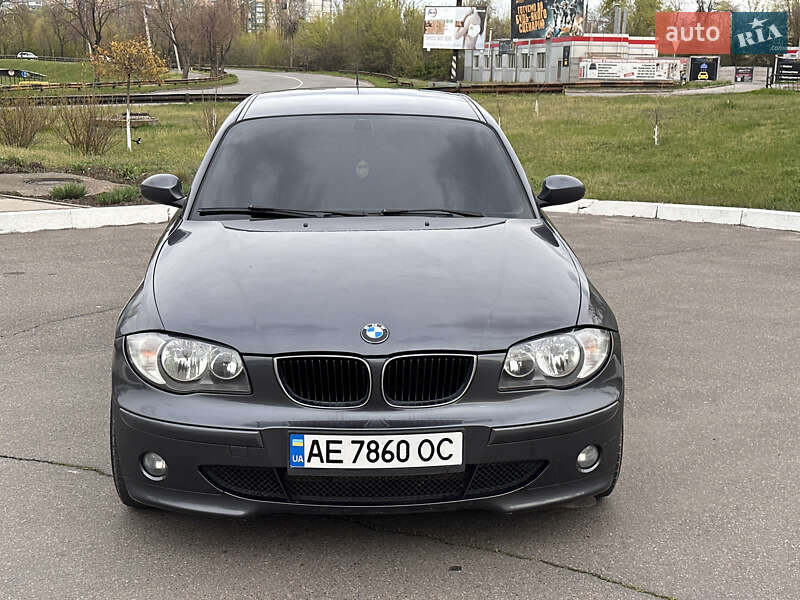 Хэтчбек BMW 1 Series 2006 в 