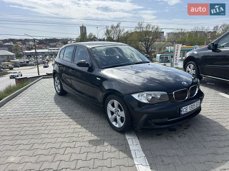 Хетчбек BMW 1 Series 2008 в Чернівцях