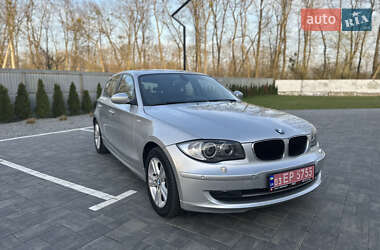 Хетчбек BMW 1 Series 2009 в 
