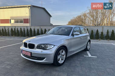 Хетчбек BMW 1 Series 2009 в 