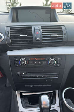 Хетчбек BMW 1 Series 2009 в 