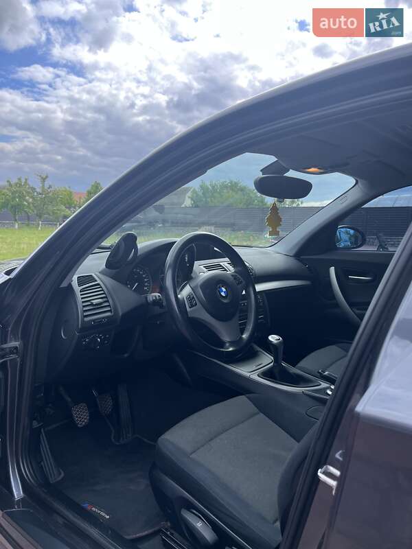 Хетчбек BMW 1 Series 2005 в Іллінцях