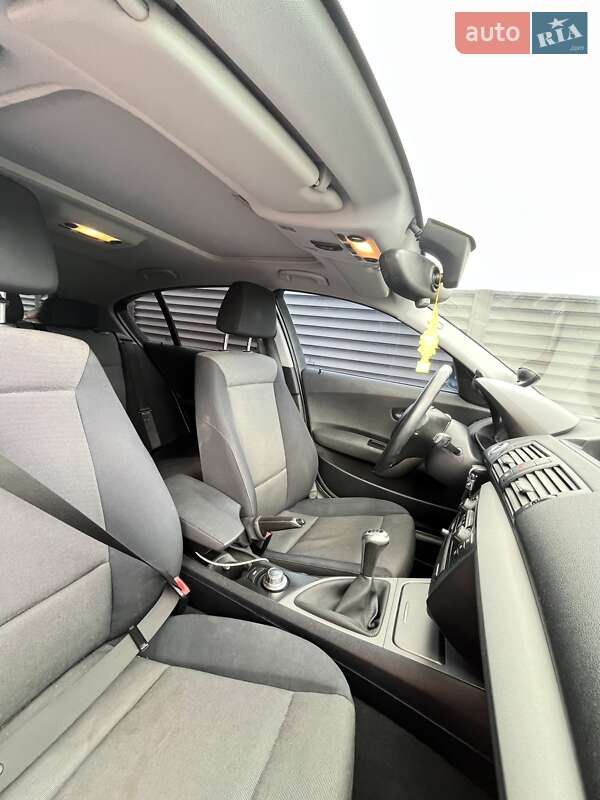 Хетчбек BMW 1 Series 2005 в Іллінцях