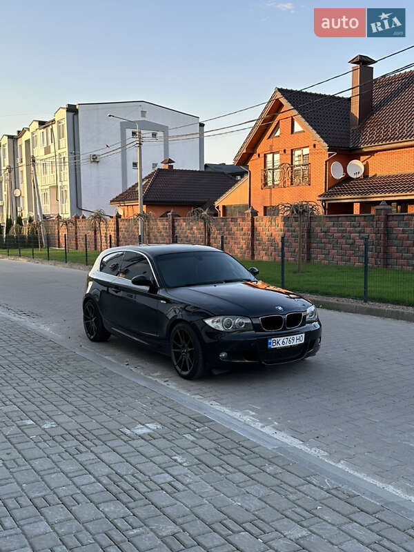 Хэтчбек BMW 1 Series 2008 в Ровно
