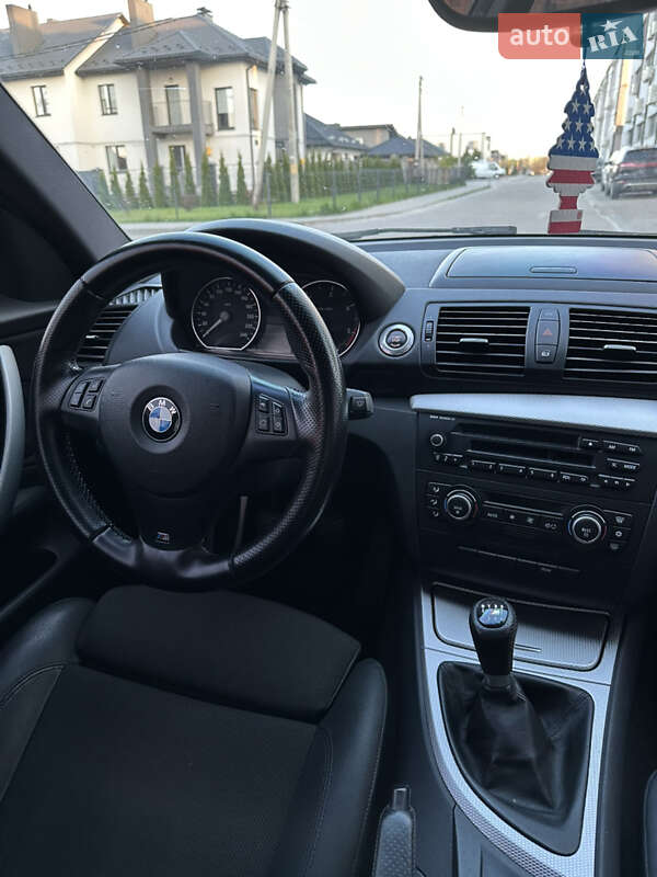 Хэтчбек BMW 1 Series 2008 в Ровно