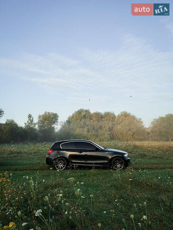 Хэтчбек BMW 1 Series 2008 в Ровно