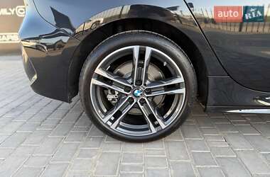 Хетчбек BMW 1 Series 2023 в 