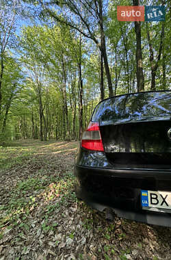 Хэтчбек BMW 1 Series 2006 в 